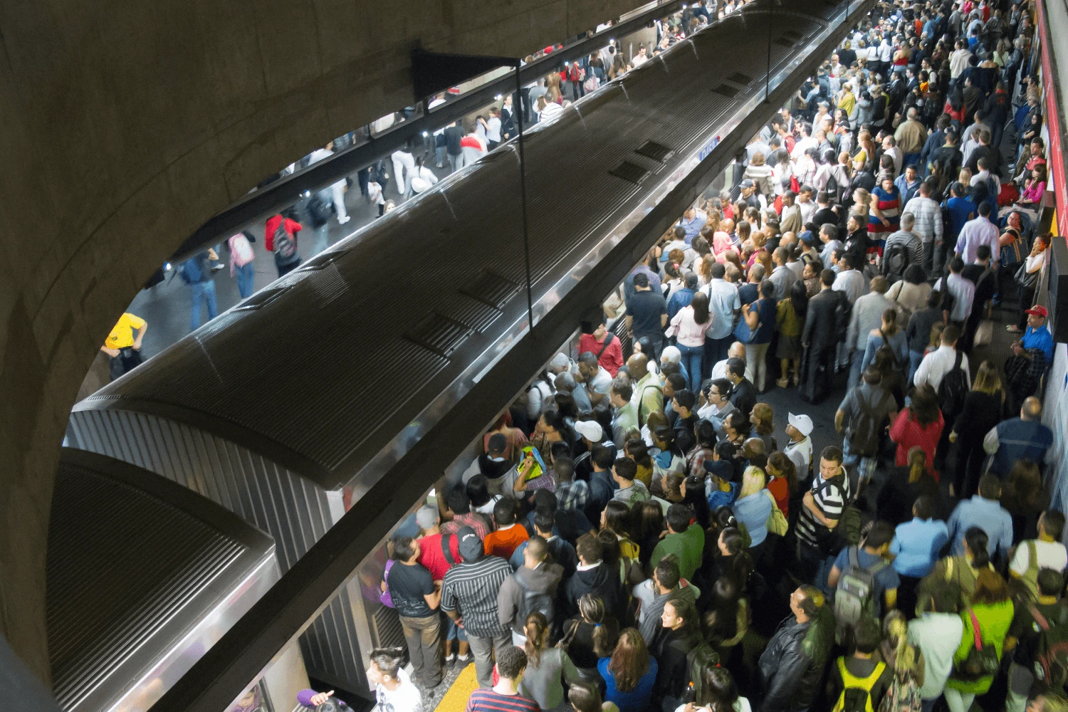 Sciopero generale 8 marzo 2025: Napoli a rischio paralisi?