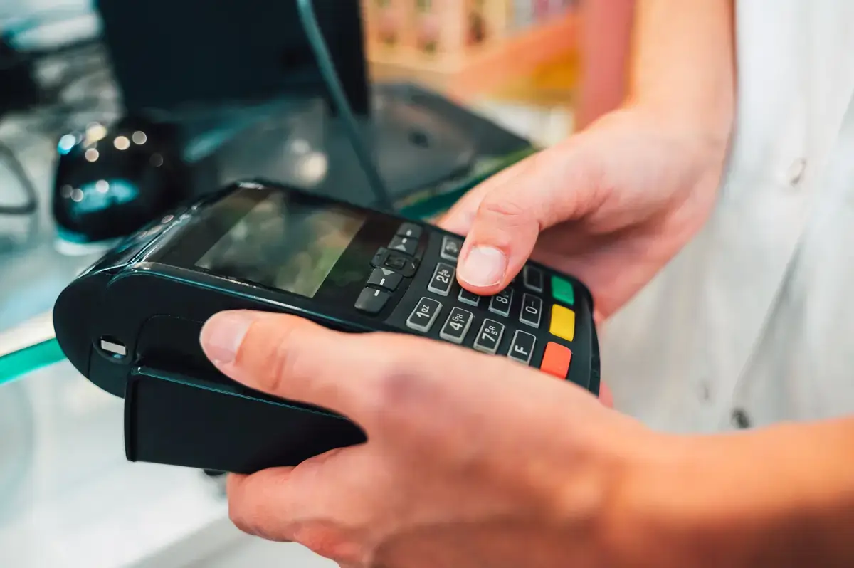Truffa del POS e Furti Contactless: Come Difendersi dai "Borseggiatori 2.0"