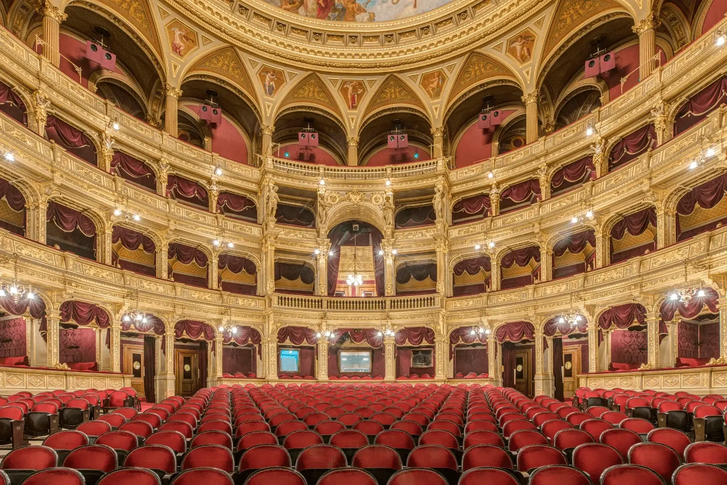 Teatro e cultura: Napoli festeggia la Giornata Mondiale del Teatro